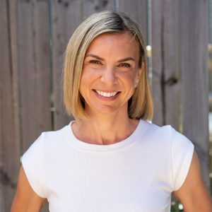 Fiona Kupresanin, a blonde-haired woman in a white shirt, specializes in dietetics, including diabetes and sports nutrition.